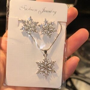 Matching necklace & earrings Snowflake